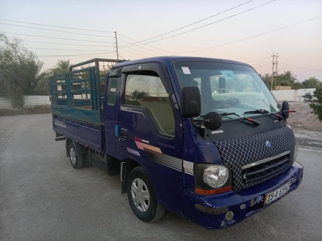 السلام عليكم للبيع كيا ام عيون موديل 2002 رقم الانبار نكليزي سنويا 30 محرك كير اكسن  شواصي صدر كهريات كلاه شقاله سياره وضع شركة بلادي سعره وبيه مجال ***********
