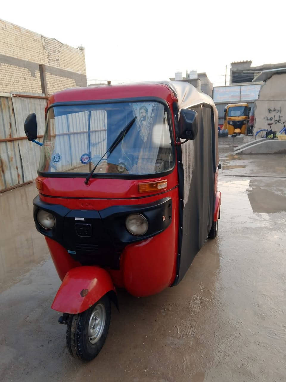 سلام عليكم تكتك للبيع موديل 18 شهر 12 اوراق اصوليه 7 مال عيشه السعر 3600 مكان بغداد العييدي حي الرئاسه رقم ***********
