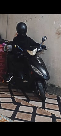 كيمكو جي فور • طافيه • اوراق كامله