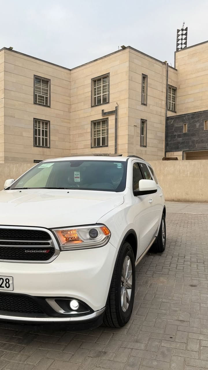 السلام عليكم دوج دورنكو موديل 2018 خليجي وكاله هارلم هزه ورقم اربيل الجديد باسم كردي وكاله عامه بأسمي كفاله ضربه وتبديل وصبغ وبارد كفاله مكينه 6 سلندر مامفتوحه كير كفاله ماشيه 103 فول مواصفات فتحه توقف ذاتي شفتات ستيرن . جديده السياره . 
العنوان: بصره 
رقم الموبايل:‭***********
