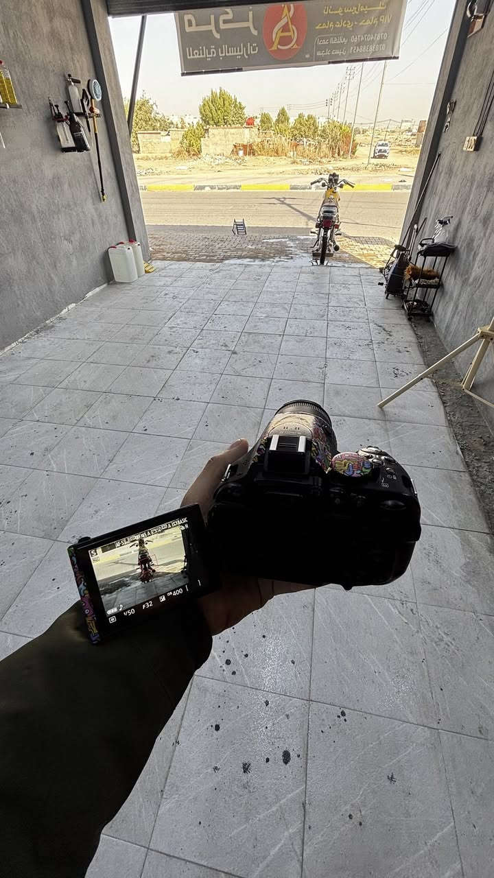 السلام عليكم خواتي كامرة نيكون 5200كامره نضيفة تصوير فوتو الكامرة ويه عدسة ويه بطاريتين ويه بور شاحنه خارجي جنطة ب 350الف مكاني كربلاء رقمي 

0780 021 1956
