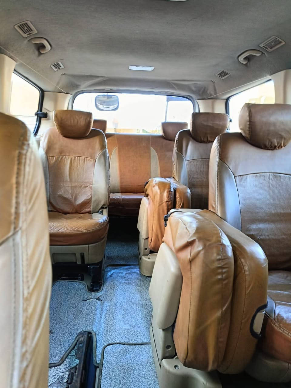 سلام عليكم للبيع ستاركس موديل 2009 رقم بغداد مكفوله محرك وكير وتبريد خير من الله  العنوان بغداد طارميه رقم الهاتف ***********
