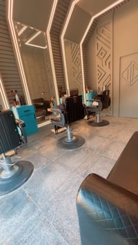 محل حلاقة • حلاق مطلوب • بالمشتل