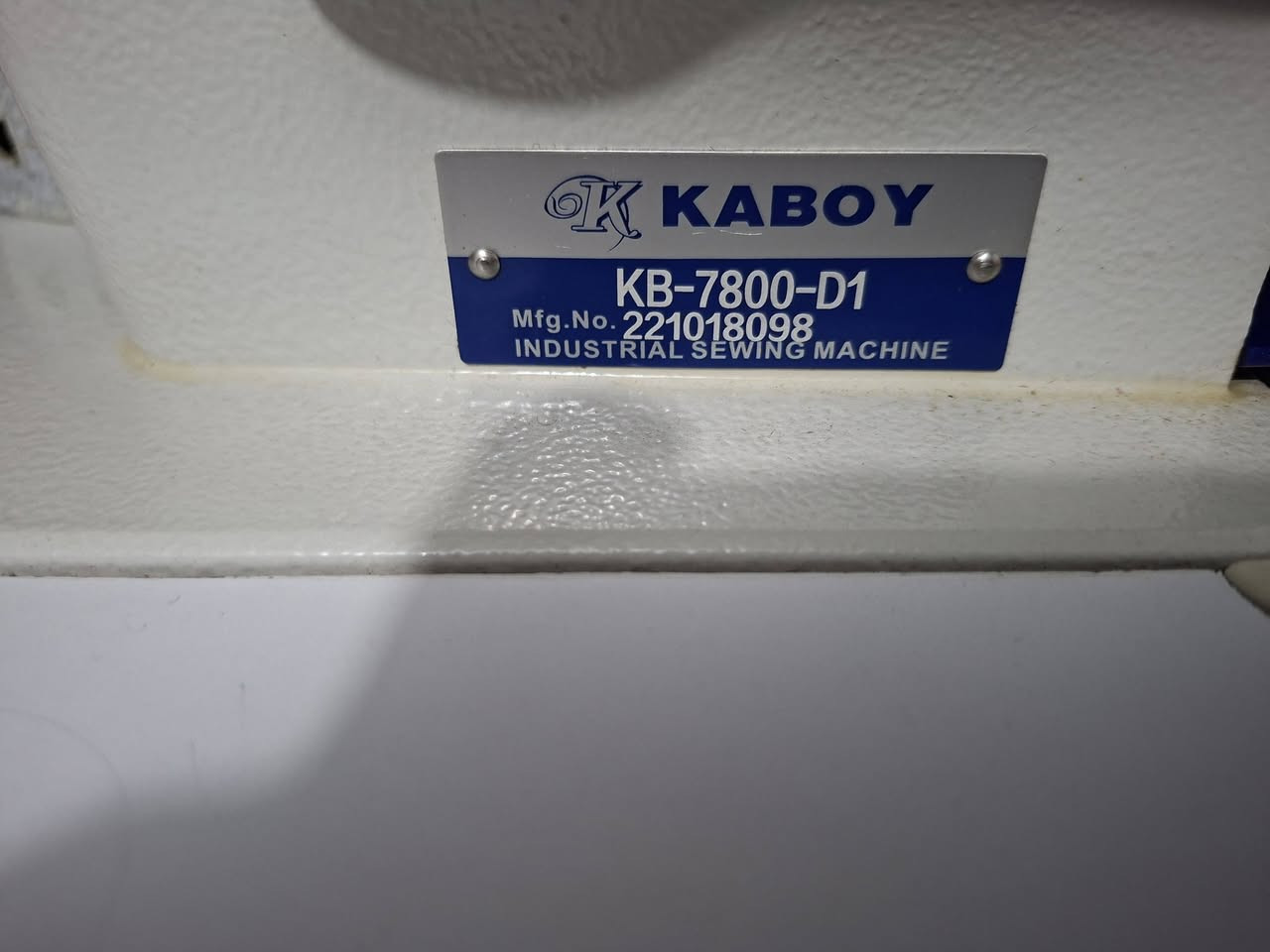 مكينه صناعيه للبيع اني ماخذه 400 رايده 300جديه الله وكيلك مشتغله يومين او اتلاثه ايام 
رقم تلفوني ***********
