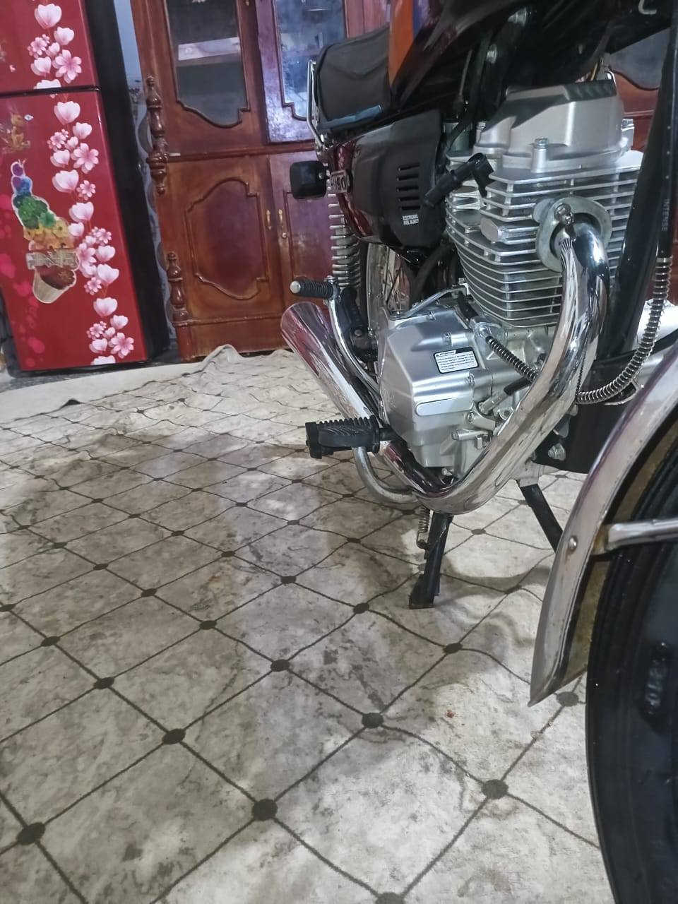 السلام عليكم دراجه للبيع موديل 25 مكينه 150 خمسه نمر سلف أوراق سكنر ***********
