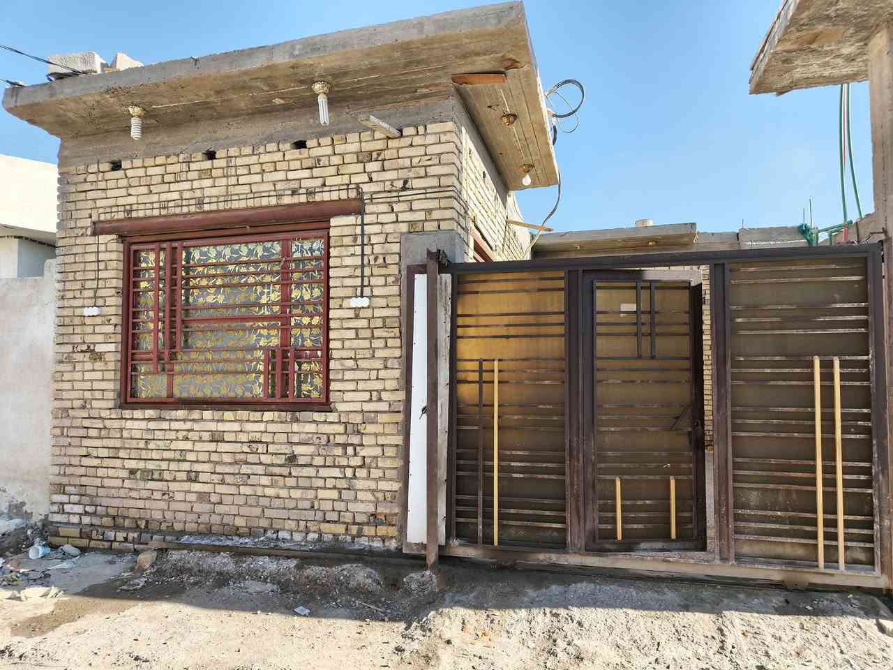 أهلا وسهلا بكم في مجموعة الامل للعقار 
دار زراعي للبيع في منطقة الصخيين جامعة ذي قار
عالحولي يبعد عن الحولي ٢٠٠م
بجهة المدارس يبعد عن المدرسة ١٠٠م
مساحته ١٥٠م 
التفاصيل أساس صب بناء طابوق السقف صب 
يتكون من غرفتين وصاله ومطبخ وستقبال مع صحيات خارجيه وداخليه البيت جاهز والسعر مناسب جداً  63 ملبون
للاستفسار اكثر اتصل🗣📲📞
***********
