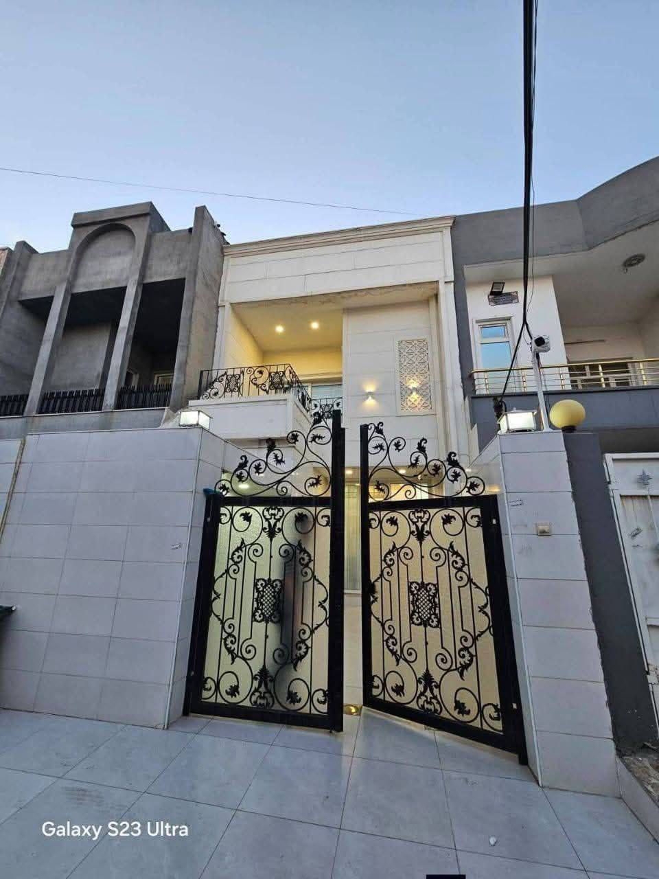 عقارات #عقارات 

منزل للبيع في أربيل منطقة خمسه حصاروك125م قرب شارع 120
يتكون:-
3غرف
صالة
مطبخ
مجموعة صحيات 
للإستفسار:٠
***********
*********** 

السعر 7دفتر 70ورقه
