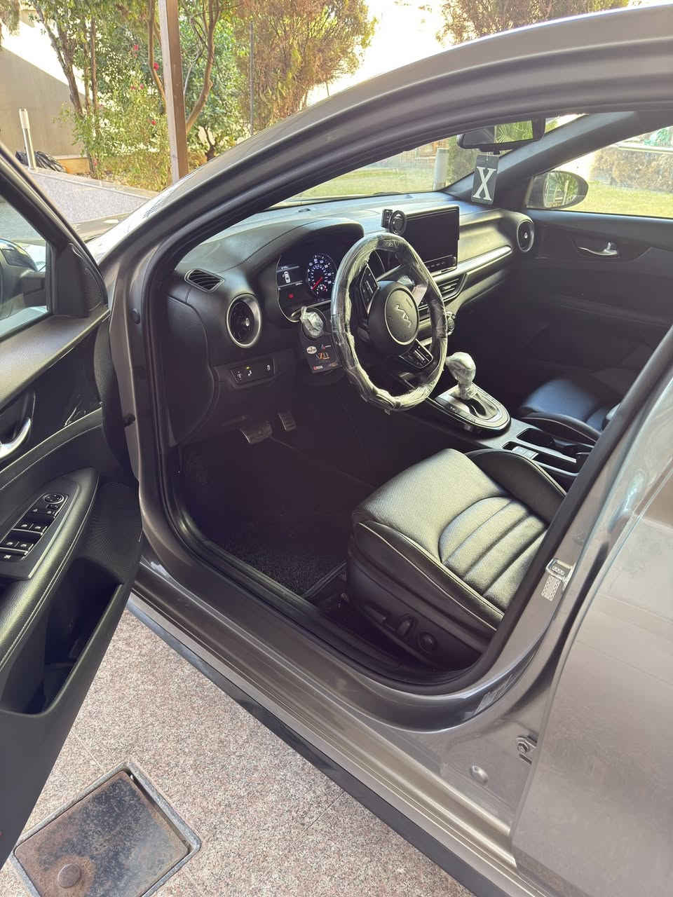 فورتي موديل 2022 ماشي 25000mi ضرر جاملغ خلفي جه السايق
بدون ايربك بدون دواخل 

‭0788 440 4553‬
