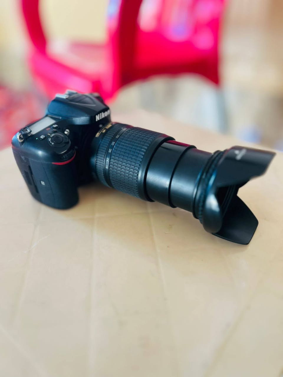 كامره نيكون 7200D للبيع
مع عدسة 18-140 
مع زوم رياضي 70-300
النضافة 90% 
السعر خاص او تواصل ***********
