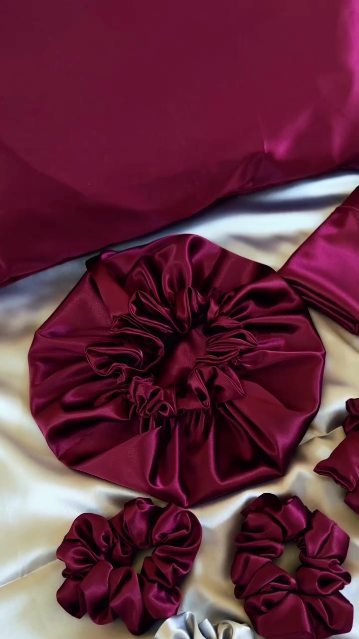 بكج الستن الحريري للعناية بالبشرة والشعر 🎀✨
يتكون من : 
وجه مخدة حريري عدد 2 
بونيه شعر من طبقتين (كب ) عدد 1
انبوبة ويڤي عدد 1
گيترات صغيرة عدد 2
گيترات كبيرة عدد 2 
هدية گيتر بلون مختلف من البيج 🎁 
متوفر اكثر من 15 لون (اللون حسب الطلب ) 
سعر البكج 30 الف توصيل 5 الف لجميع المحافظات الحجز دايركت ✅✨⁩⁩#العناية_بالشعر #بكج_ستن #الشعب_الصيني_ماله_حل😂😂 #مالي_خلق_أحط_هاشتاقات #العراق_السعودية_قطر_الامارات_الكويت_البحرين_اليمن_الخليج_سوريا_مصر_لبنان_الجزائر_تونس_المغرب_قطر_دبيكتابات


**إذا كنت صاحب هذا الإعلان وتريد حذفه لأي سبب، رجاءا أرسل رسالة إلى الدعم الفني**