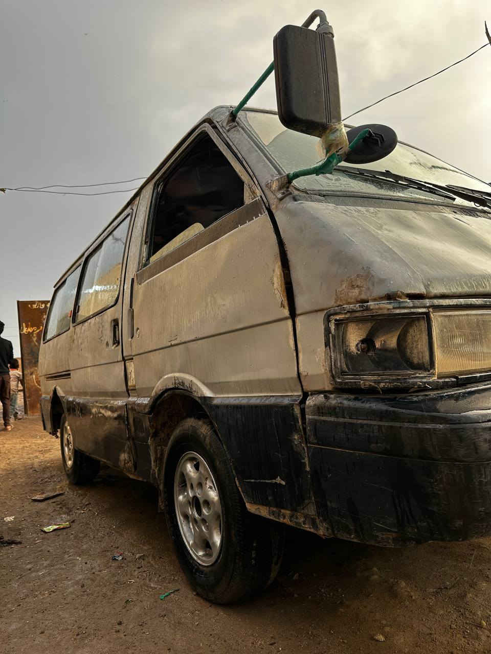 كيه بسته للبيع 94 بدون راعي مكينه 3000 كير اوتماتيك تخم تايرات كهربائيات كلها شغاله ومناسبه سياره ***********
