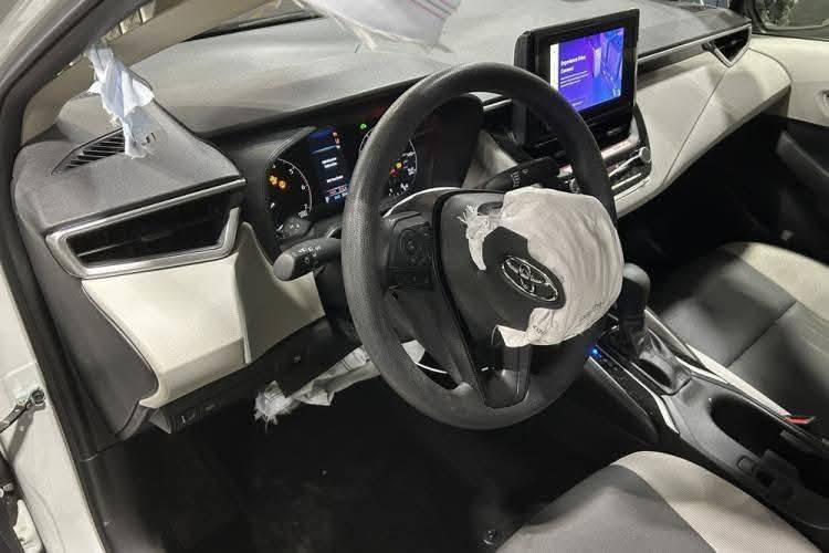 السلام عليكم ..كورلا هايبرد 2025 باسمي وارد امريكي حادثها دعاميه اماميه مبدله ومصبوغه وبيها تعديل بارد حافة البنيد وخشم الجاملغ الايمن فقط يعني تعتبر كلين بدون قطرة صبغ ايرباكات راجعات سستم ماشيه 31 ألف ميل سعرها 180$ وبيها مجال للطيبين للاتصال ***********
