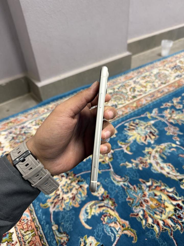 ايفون ١١ عادي
جهاز بلادي 
نظافه ١٠٠ شرط
شرق اوسط نموذج AA
بطاريه ٨٤
مامفتوح شرط
كارتونه ضايعه
٣٠٠ وبي مجال بسيط
***********
