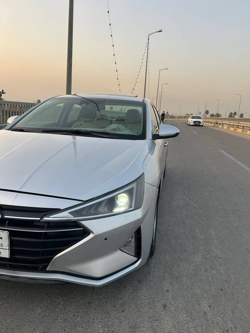 النترا2019 ماشيه 116 وارد امريكي مواصفاتها 1-بصمه 2-فتحه 3-رادار امامي وخلفي 3-حساسات5-مري شفط 6-بصمه بلبيبان 7-مكينه2000دوش 8-اشارة ترحيب عن بعد 9-نقطه عمياء بلمري 10-3وضعيات قياده 11-تبريد ثلج حادثه موضح بلسونار 
تخم تاير جديد مع ويل النترا 2023
لايتات زنون لون ابيض 
السياره مزوعه مواصفات ما عدا المقاعد مو كهربائيه والمقاعد بيها نضام التدفئه 
ضربتها موضحه بلسونار  + الدوسه بيها شويه ضربه صارت عندي غير موجوده بلصور 
المكان كربلاء 
***********
الاستفسار على الأتصال .
