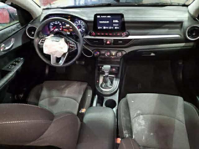 ‏السلام عليكم كيا فورتي موديل 24 حادثها مرفق  بل منشور السيارة نضيفه خير من الله السياره بسمي رقم الجديد مكاني بغداد المشتل ماشيه ٢٢.  رقمي ***********
