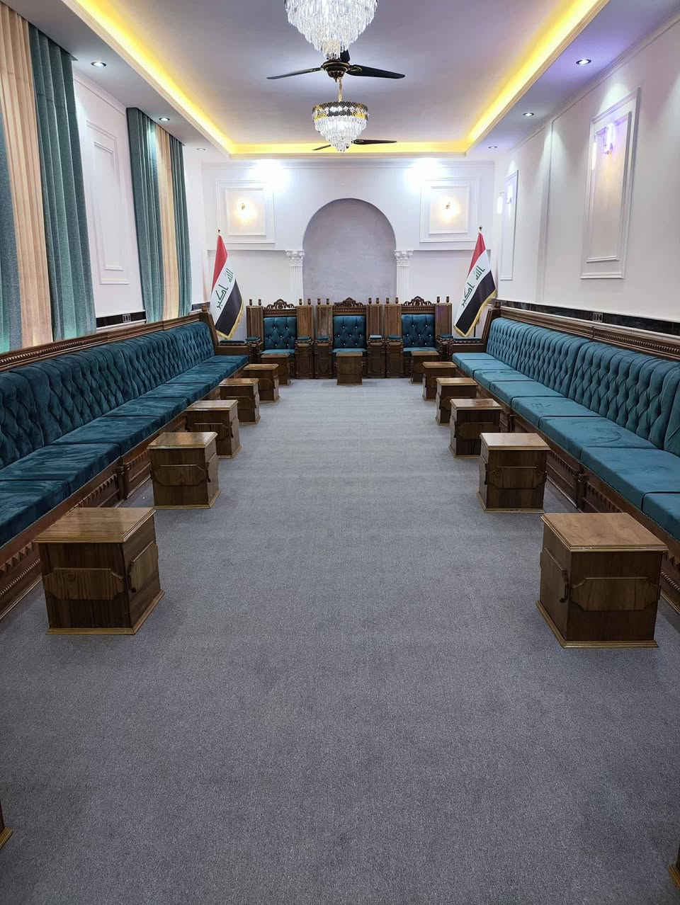 معمل أحمد السلطاني للأثاث المنزلي  العنوان بابل الحمزة الغربي مجاور مكينة ة على الشارع العام رقم الهاتف ***********
