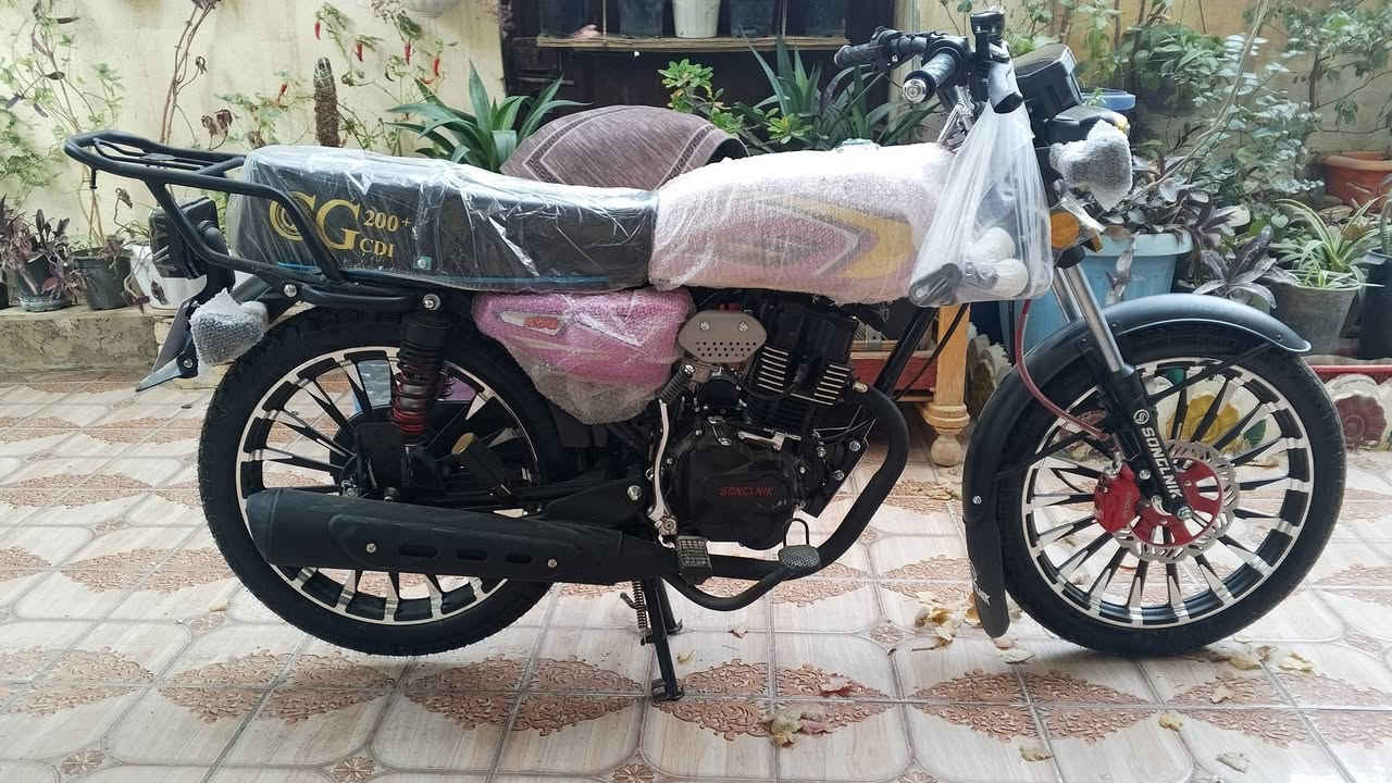 سلام عليكم دراجه ايراني سونك موديل 2026 مكينه ضاغطه وزنجيل(CBF) دراجه بعدهة بجيس مكفوله من كلشي مصارلهة 20يوم من طالعه من المعرض تشغيل عن بعد لون مميز السعر خاص او اتصل ***********
