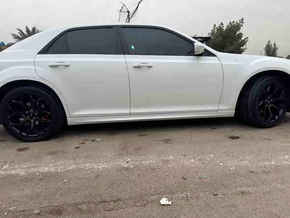 سلام عليكم 
كرايسلر للبيع مديل 2017 S (gold) 

رقم اربيل سنويه جديده  هزه جديده 

حادثها موضح بل صور بس 

سياره فول مواصفات  1/1 

حساس امامي + حساس خلفي 

هيتر +  + دمام  

وباقي مواصفات ال S معروفه 

سياره توه منفوضه حداديه + تخم تاير  + ادامه كامله يعني برغي ما ناقصه 

السعر 265  وبيه مجال ل شراي 

***********
***********
