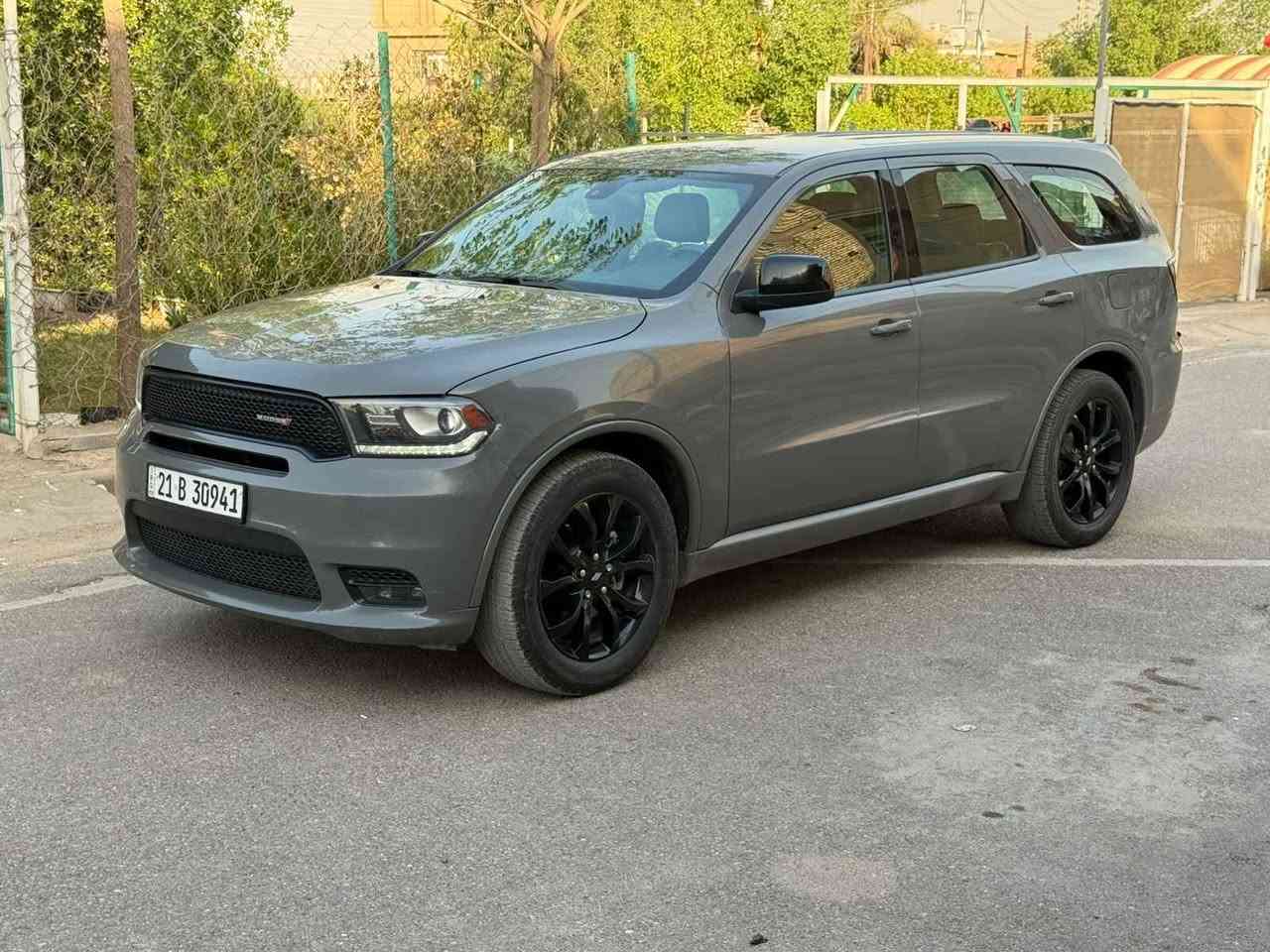 دوج دورانكو GT
للبيع او المراوس
الموديل : 2020
المحرك : V6.  3.6L . 
اللون : اسمنتي . 
الرقم شمالي 
* 7 راكب .كشنات منفصل سياحي
* رادار امامي مع مانع تصادم. 
* تحذير الخروج عن المسار . 
* تحذير النقطة عمياء  .
* نظام تحذير عند التقاطعات.  
* نظام تقليل الضجيج داخل المقصورة. 
* مرايا تعتيم ذاتي. 
* نظام الصوت من الپاين 10 سماعة. 
* ويل كروم قياس 20 انج.
* شاشه 
* نظام الخرائط (GPS).
* كير شفتات بالستيرن. 
* المصابيح الأمامية LED.
* كشافات الضباب LED. 
* دخول ذكي. 
* بصمة ابواب .
* تشغيل بصمة .
* تشغيل عن بعد.
* الصندوق الخلفي كهربائي.
* فرش المقصورة الداخلية من الجلد 
* المقاعد الأمامية كهربائية
* حساسات امامية. 
* حساسات خلفية. 
* مكيف خلفي مع وحدة تحكم منفصلة. 
* تدفئة ستيرن. 
* مانع تصادم خلفي.
* بلوتوث تلفون. 
* محدد سرعة. 
* نظام سبورت .
* نظام ايكو اقتصادي.
* نظام اوتو ستوب .
* نظام مانع للانزلاق. 
* نظام التشغيل والاطفاء الاوتوماتيكي ( Auto Start System ).
السيارة مكفولة [كلين] المكان بغداد،، الدورة/*********** بغداد, العراق

