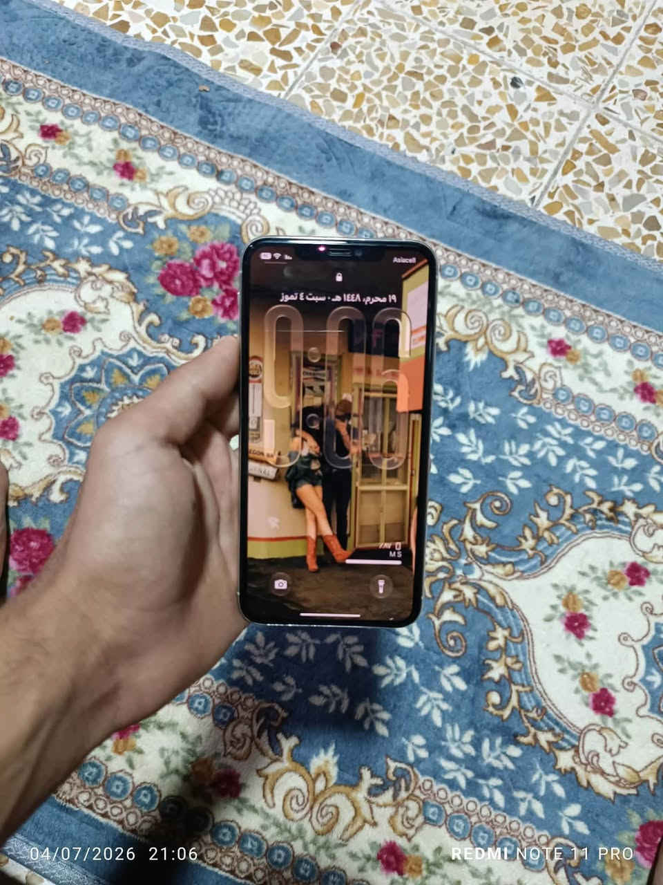 سلام عليكم آيفون 11 Pro Max مبدل شاشه فقط فقط اصليه شرط فول وين ما يعجبك افحص فيس ايدي شغال بطاريه 84 اصليه شركه قطاره جهاز نضافه 100/100 لون أبيضّ سعر 270 وبي مجال رقم ***********
