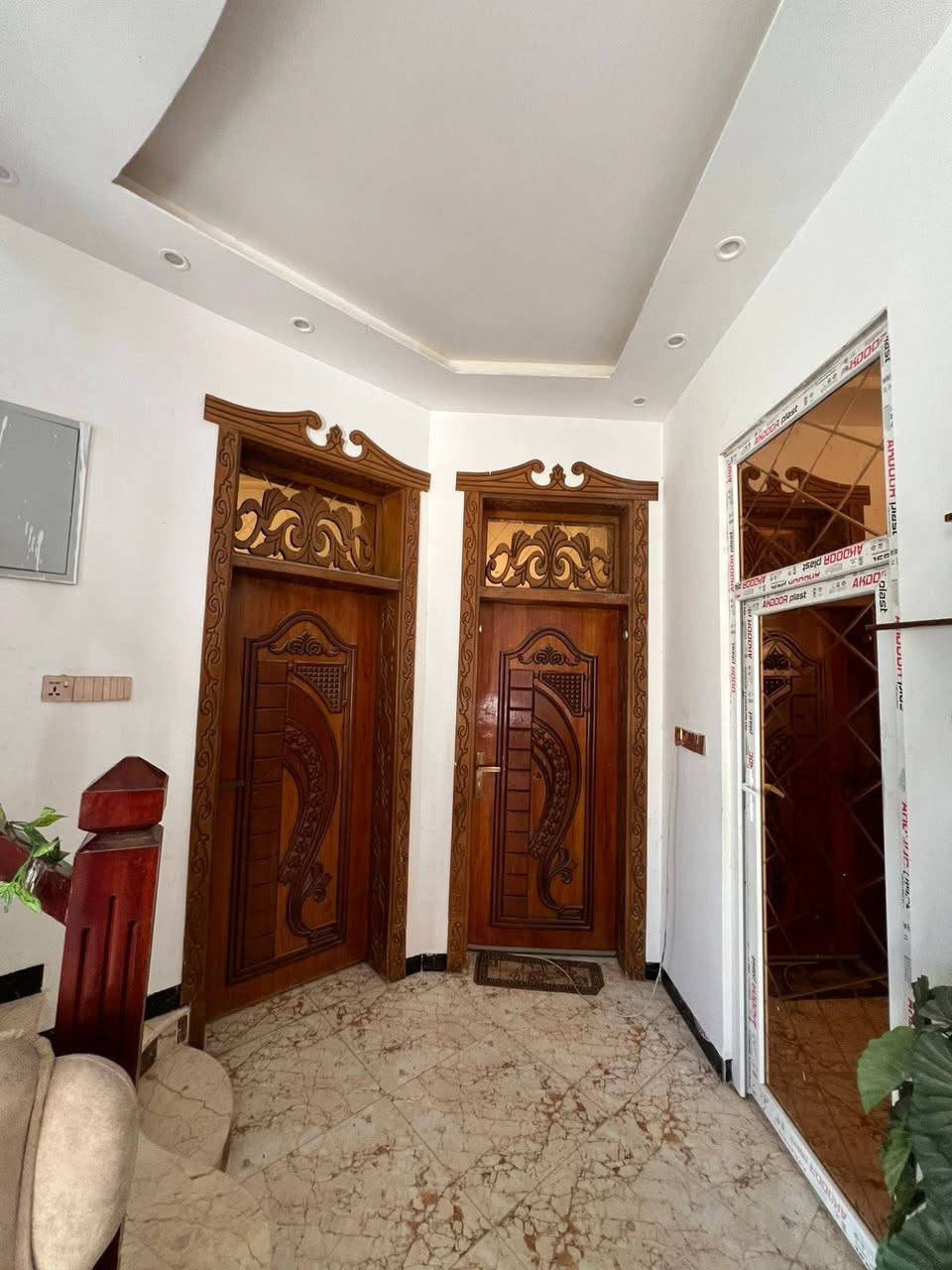 🏛️  دار سكني  للبيع  🏛️
____
🔰 الموقع : ام الخيل الثالثه   ➡️
----------------------------------------
🔳 طابو  
🔳 المساحه ١١٠ مع فضله امام الدار ١٠٠ م
واجهه ١١
-----------------------------
💎 تفاصيل البيت 💎  طابقين
____

🔹   ٣ غرف نوم  ▶️
🔹. ٢ صاله ▶️
🔹استقبال ▶️
🔹مطبخ  ▶️
🔹مجاميع صحيه ▶️
🔹سطح ▶️
🔹كراج ▶️

--------------------------------

للأستفسار أكثر مراسلة الصفحه اول الاتصال على الأرقام
___________     ____________
📲*********** واتساب اتصال  
📲*********** واتساب اتصال 
___________     ____________

او زيارة موقعنا (( ام الخيل الأولى سوق العصري مجاور فرن صمون متواجدين من الساعه 🕒 3️⃣ عصرآ إلى الساعه 🕘9️⃣ مساءً))
