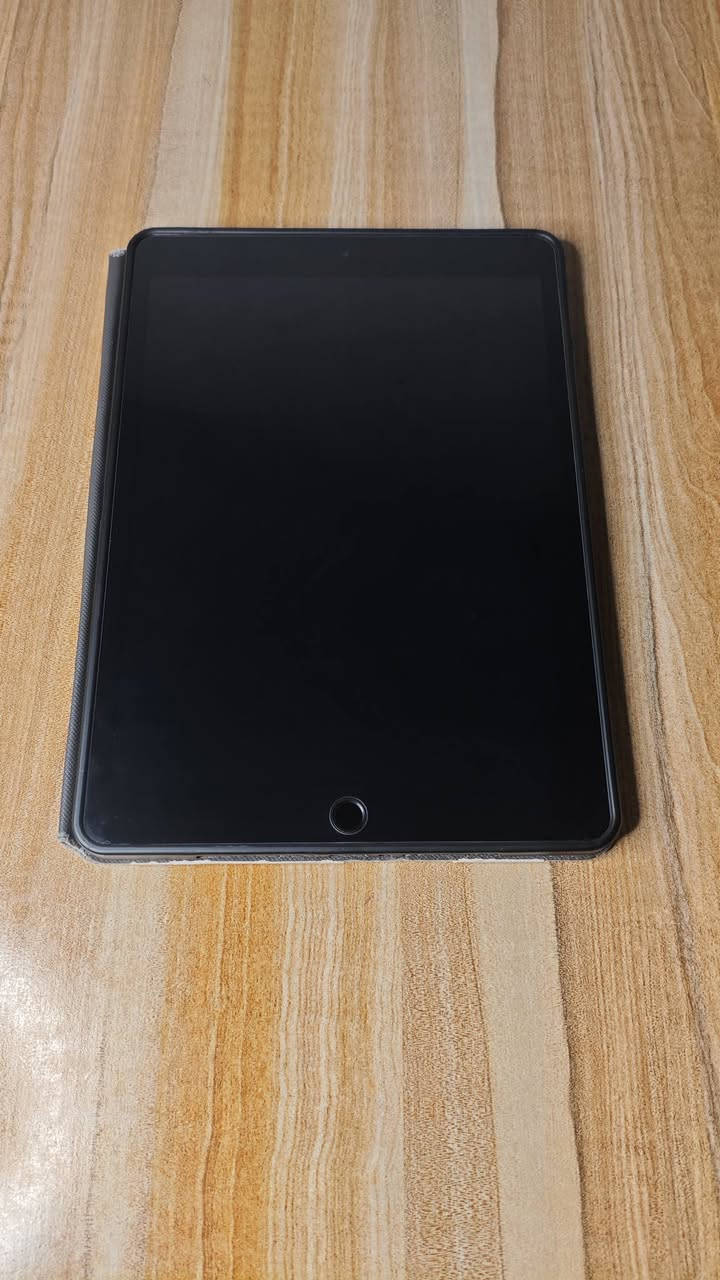 ايباد 8 (الجيل الثامن) مميز  ونظيف مامبدل بي شي ✨
ذاكرة 128GB 🥳
نموذج M 🔥
الاضافات : لزكة شاشة حماية + كفر مكتبي + شاحنة الايباد الاصلية + فريزر (مبرد) يرهم لزكة وتشكيلة تبريد يوصل (9-)❄🥶
+ كيبل كيمنك مخصص للالعاب بي مقاومة كهرباء بقدرة 36W 🔥
 ويه البكج يجي هدية كرت (10$) من اختيارك انت🔥🔥

سعر الحزمة 350 الف دينار (عرض لمدة اسبوعين)
تواصل : ***********📱📞

