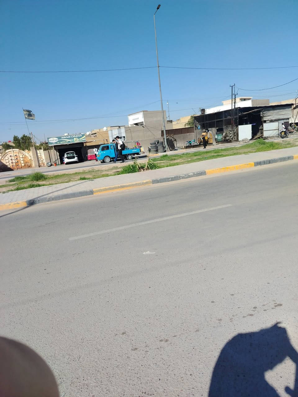 يالله السلام عليكم
دار ١٠٠ م للبيع طابقين الخطيب الزراعي قرب مركز بغداد مقابل سنتر الخطيب

الواجهه ٨
نزال ١٢.٧٥

استلام.خلال ٥ ايام
٣ غرف نوم
استقبال ضيوف
مطبخ
حولي
خدمات صحيه ٣
ترك او منور
بيت كامل جاهز للسكن

الاستفسار اكثر
*********** يوجد واتساب
