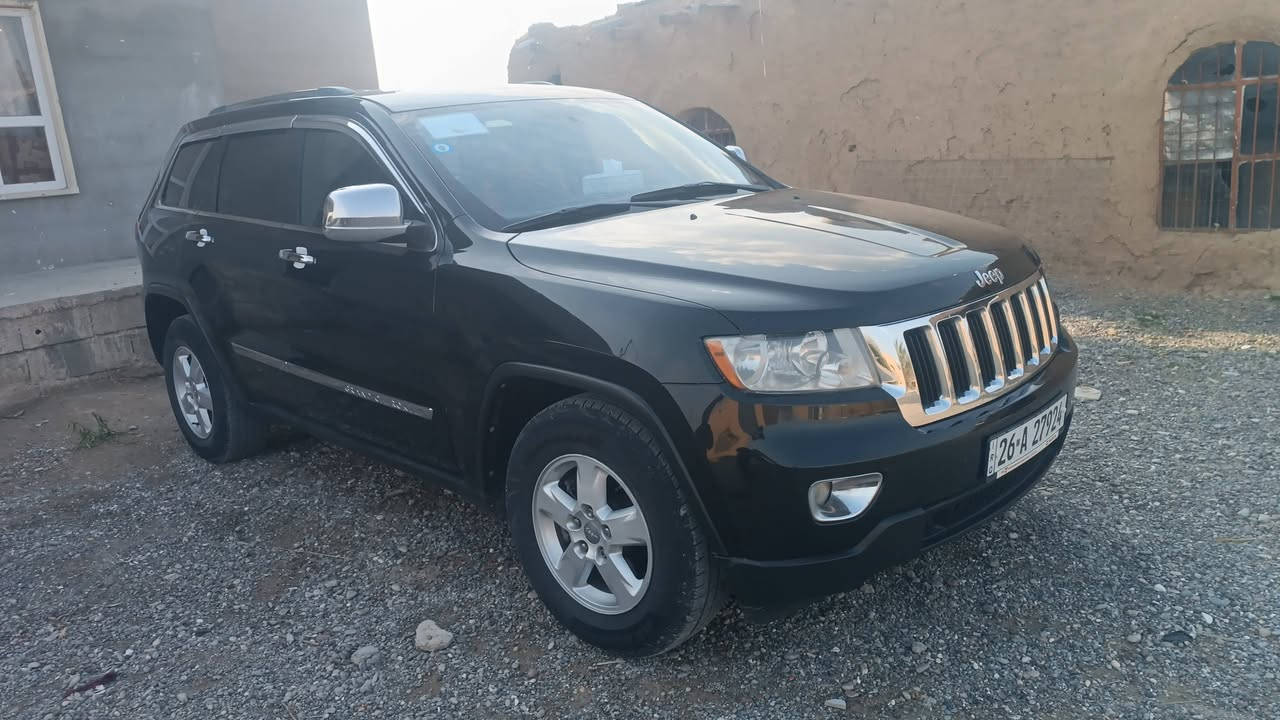 جيب لاريدو شيروكي ١٢للبيع او مراوس ابكامري فقط ***********
