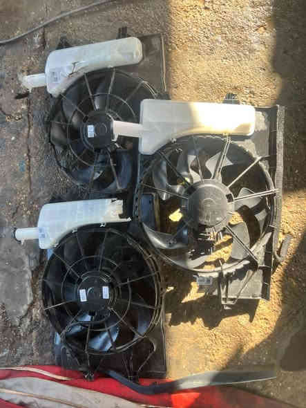 سلام عليكم مراوح عدد تلاثه مع المطور والفيشه بلادي اصلي امريكي يشتغل فورتي النترا نص دعاميه امامي ونص خلفي جهة يمنه دفيوزر خلفي كامل ابطانه باب خلفي ترايش باب يمنه يسره + حاجب دعاميه +جك كبير فسفوره مازده الي يحتاج شي يتصل ويدلل ***********
