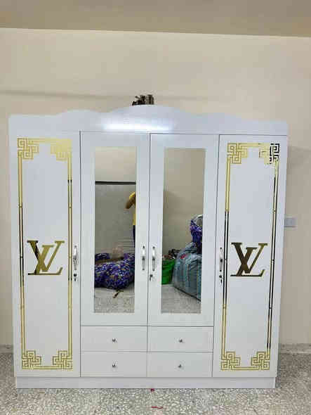 #كنتور 4 بـاب بسعر جداا مُناسب
🍒القياسات:
الارتفاع : 210سم
العرض : 200سم
العمق  : 50  سم

شد براغي وليس كبس شغل مرتب
الابواب ولمجرات كله مفتاح قفل🔵

توصيل بغداد ومحافظات
تواصل واتساب ***********
