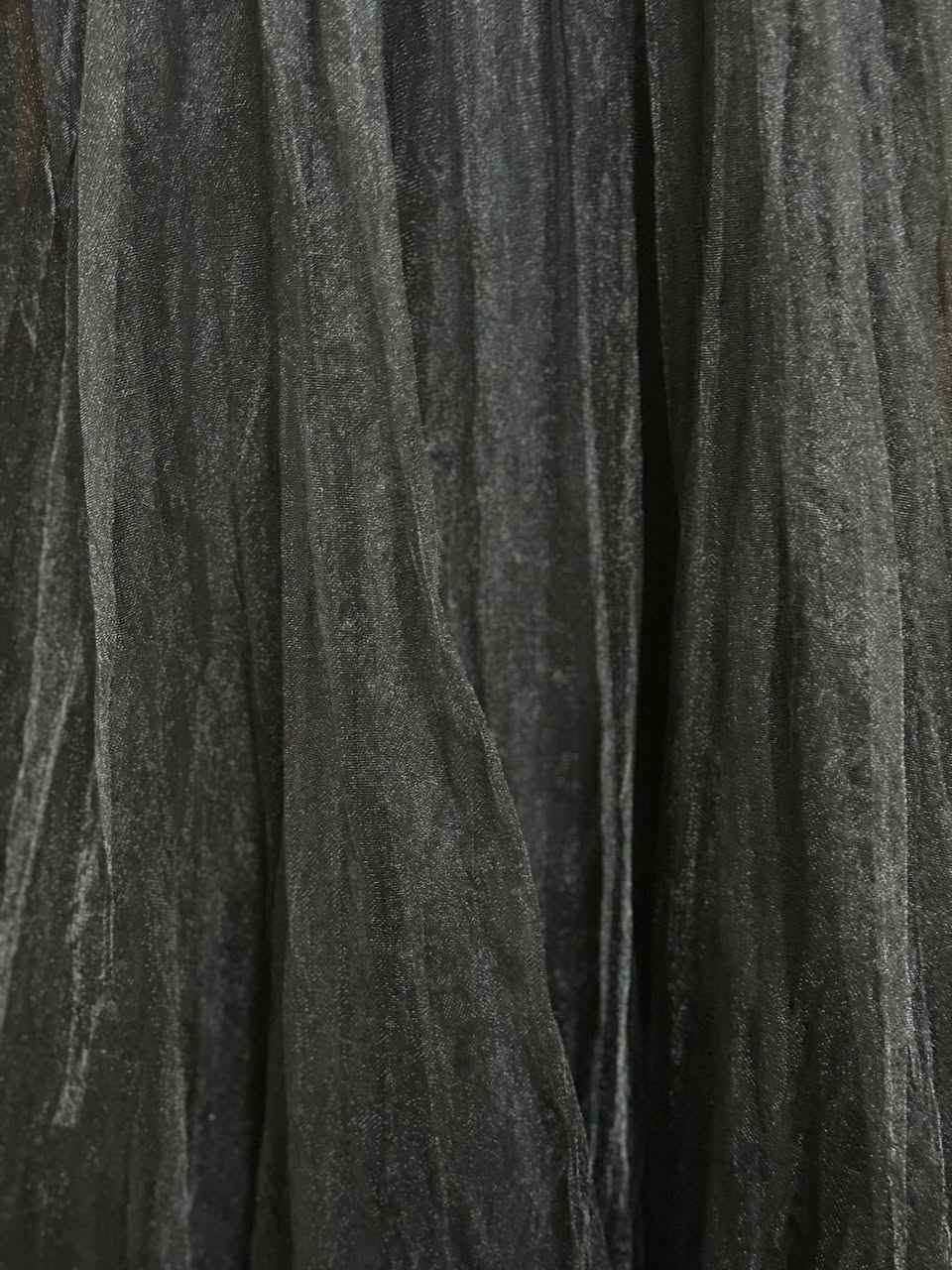 بنات هذا فستاني لبسته بحفلة واحدة و معندي مكان اله ف اريد ابيعه تصميم فرنسي و قياسه 38 يناسب البنات اللي وزنهم بالخمسين ❤️❤️

الجزء العلوي: مزين بتطريزات دانتيل دقيقة وزهور ثلاثية الأبعاد (3D Flowers) تضفي عليه لمسة من الحيوية والفخامة.

التصميم: يأتي بفتحة صدر على شكل حرف "V" وأشرطة كتف رفيعة، مما يبرز منطقة الخصر والصدر بشكل أنيق.

الجزء السفلي: مصنوع من طبقات التول (Tulle) الخفيف والمنفوش، مما يعطيه مظهر الأميرات أو الفساتين الحالِمة .


**إذا كنت صاحب هذا الإعلان وتريد حذفه لأي سبب، رجاءا أرسل رسالة إلى الدعم الفني**