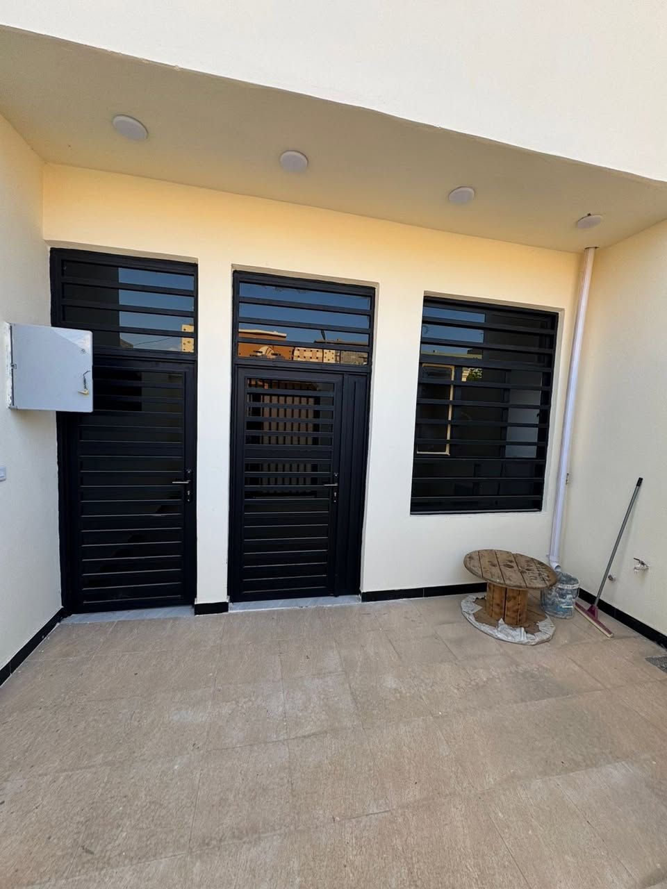 السلام عليكم ☎️***********☎️

🔴متاح بيت 🏠 للبيع المساحه 100م طابق واحد ⚫️

🔵بناء حديث شغل درجه اولى 🟢

🟣 محتويات البيت🟤

🟡الطابق الأول استقبال مطبخ غرفه نوم صحيات منور⚪️

🟤الطابق الثاني بيتونه جبيره سطحين ⚫️⚫️

معتز الحمداني 📞***********📞

          🟥➰موقع دور الزراعة الثالثه  ➿🟥

    

🔺لاستفسار الرقم …معتز الحمداني 🔺***********📞
