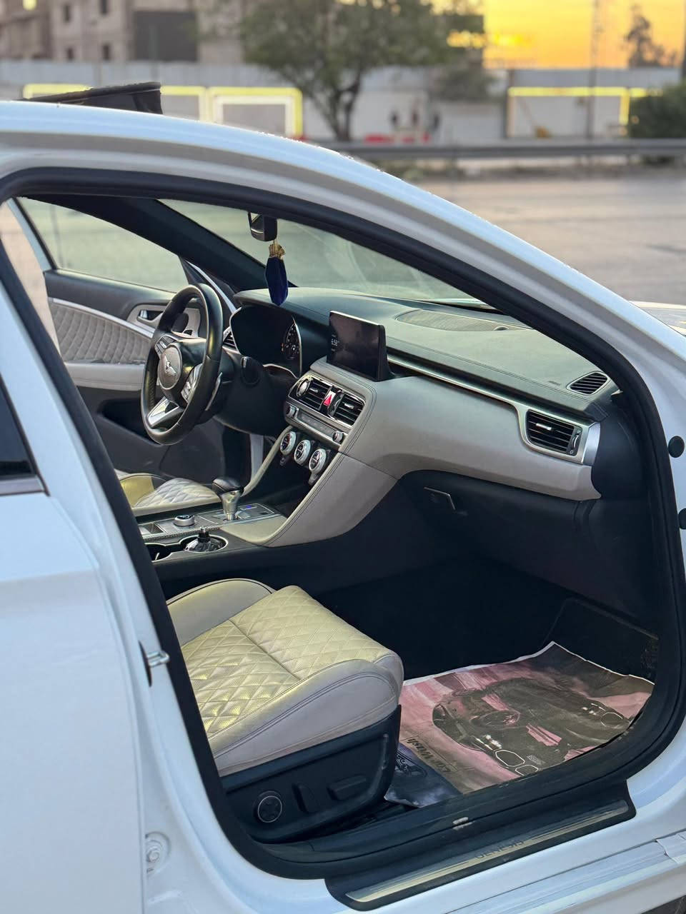 جينيسس G70 برستيج اعلى فئة
ملاحظة اقره التفاصيل زين 
جينيسس  G70 V6 4wd
3.3 توين توربو
كير 8 نمر 
الموديل 2022
الممشئ 49 الف M 
اللون ابيض 
الضرر جاملغ أمام فقط بدون 
شاصي ودواخل ولغد
الفئة برستيج اعلى مواصفات
داخل جلد بقلاوة كريمي 
سقف وتكم ودشبول خلفي كنتارا اسود
اربع كامرات 
بصمات صندوك مع بيبان  
ويل 19 تو سايز مع اطارات مشلن بلادي
فجوج بريمبو احمر
رادار امامي وخلفي وجانبي وخروج عن المسار
داتا شو عالجامة الامامية
حساس امامي خلفي
كشنات تدفئة تبريد وسترن هيتر
كشنات وستيرن كهرباء مع خاصية الخزن
منفذ شحن وشاحن وايرليس
لايت اوتو
ماسحات اوتو
مرايا جانبيه شفط واشارة وهيتر ورادار وقلاب 
صندوك كهربائي
فتحة سقف بانوراما
سستم صوت ليكسكون
تشغيل عن بعد
شفتات ستيرن
كيجات الكتروني
جام اوتو دبل
بك موث مدخل هواء
رقم بغداد تحويل ثاني يوم
السعر 220 قفل 
***********
