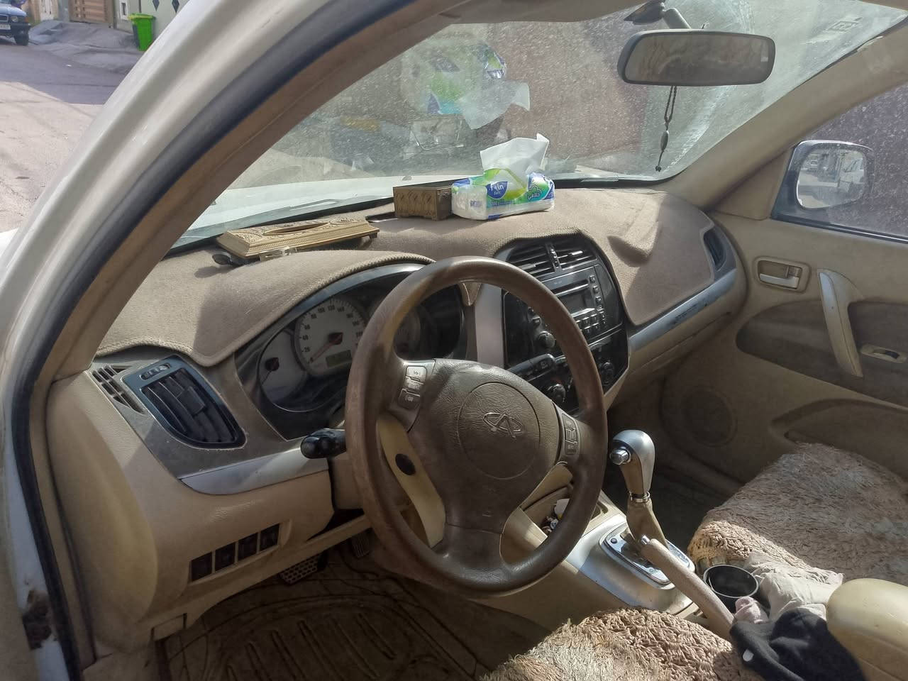 السلام عليكم 
سيارة تيكو 2011 للبيع 
علما أنه تم تجفيت الكير للبيع 
مع جزيل الشكر 
العنوان/بغداد /الزعفرانية/مدينة الرشيد/***********
