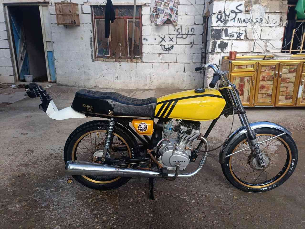 سلام عليكم دراجه انتنس (ادوات) محرك نضيف مامفتوح تعمير تانكي كشن صدر امامي وخلفي كله جديد لا دخان ولا نضوح شلعه تخبل مكاني خور الزبير
سعر375وبيها مجال قليل ***********
