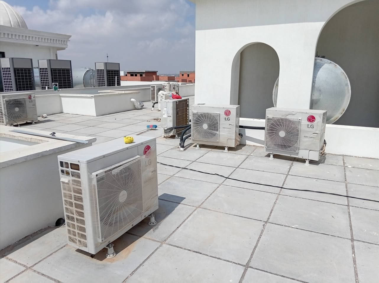 سلام عليكم
نشتغل اشتايكر والجير السطح وجير أساس نشتغل كرسته وعمل ونشتغل بس عمل ونشتغل جير بارد اكو عوازل حرارة مثل الفوم أو الفين اكو احجام وقياسات حسب المواد صيانه ماستك تنظيف السطح قبل الشغل مساحه صغيره تنحسب قطعي التواصل رسول العسافي 
واتساب واتصال   ***********
