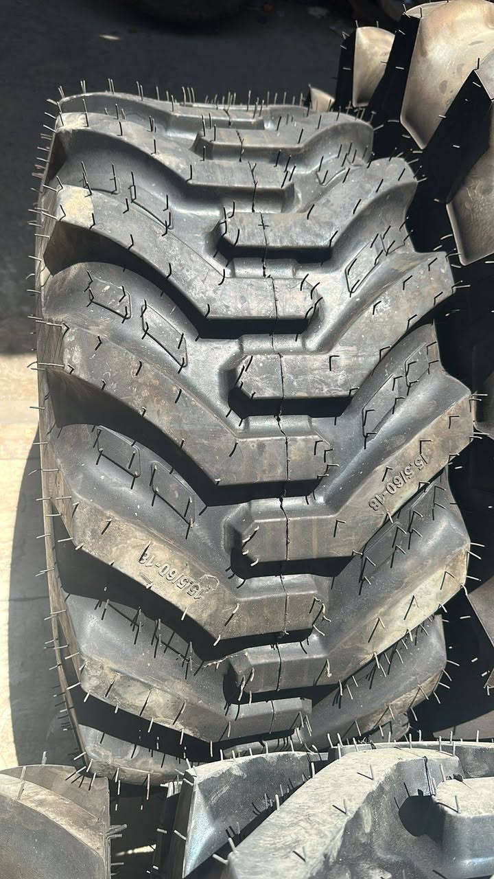 السلام عليكم تعلن شركة لولوة الشارقة الاطارات هايلوكس كفاة عالية جودة الاطارات الزراعية ماركات التركية الهندية جميع قياسات العنوان بغداد مجمع مشن يوجد توصيل جميع محافظات لتواصل ***********
