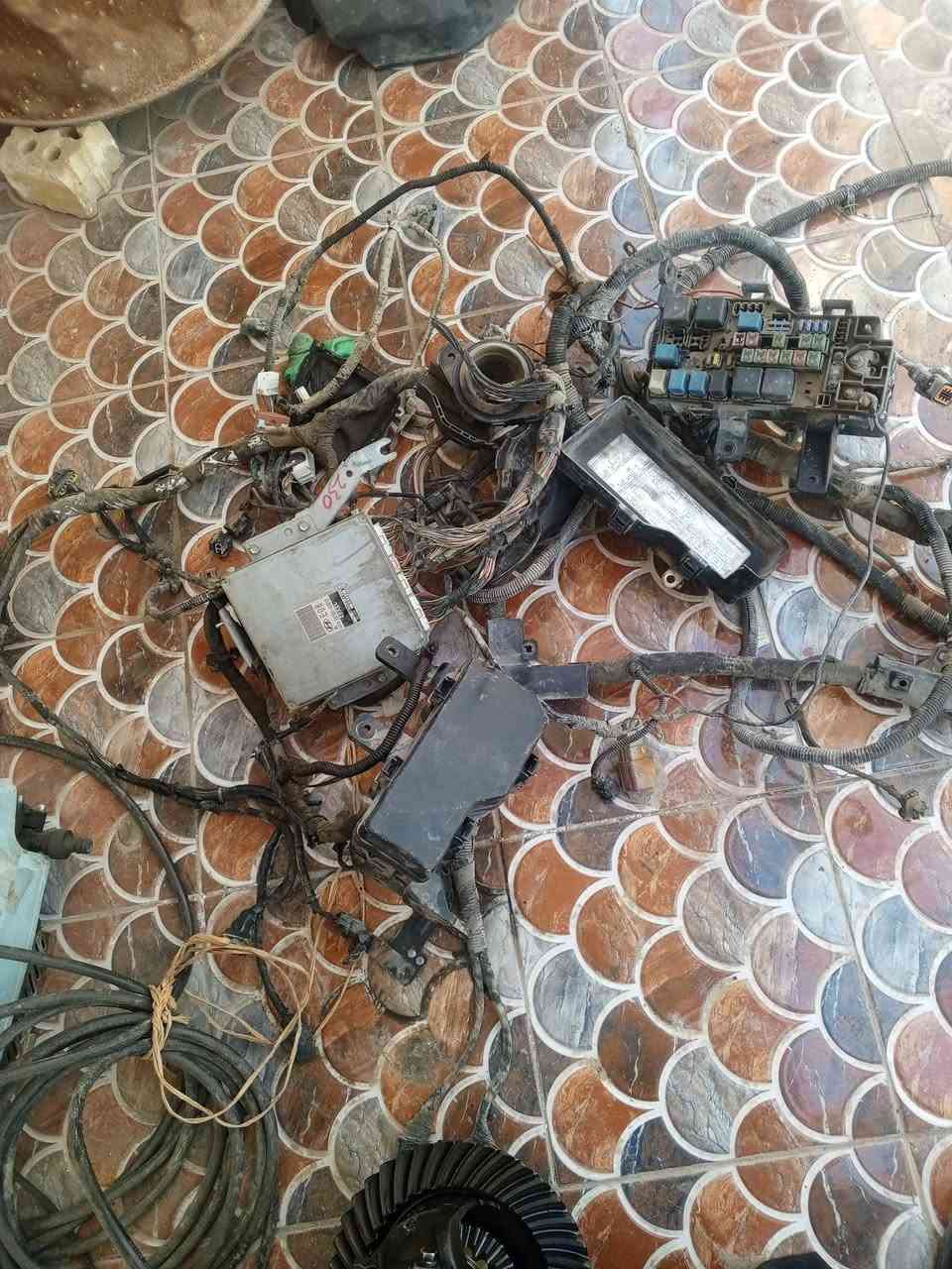 ظفيره ستاركس مفتوح كلش نظيفة كامله مع العقل مكاني بابل محاويل..
الاتصال ع الارقام 
***********
***********
