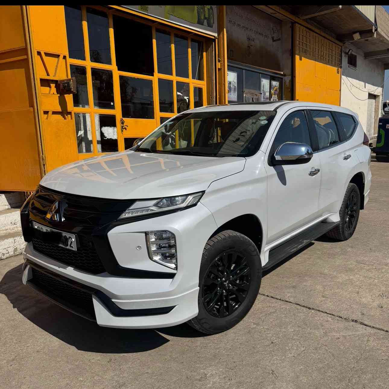 السلام عليكم
باجيرو سبورت الكت الرياضي 2020 خليجي
محرك 6 سلند 3000 كير 8 نمر 
ماشيه 120 قابله للزياده 
سنويه ل27 بسمي جاهزه السيارة رقم اربيل دولي 
فتحه بصمه ابواب بصمه تشغيل
داخل جلد  مري شفط 
7 راكب 
انضمه قياده 2 ويل و 4 ويل وجبلي وثلج وطين
شاشه اندوريد
حساسات امامي خلفي اشاري مري
نضام نزول منحدرات 
مكانها كركوك

السعر 215  

‏‪***********
***********
