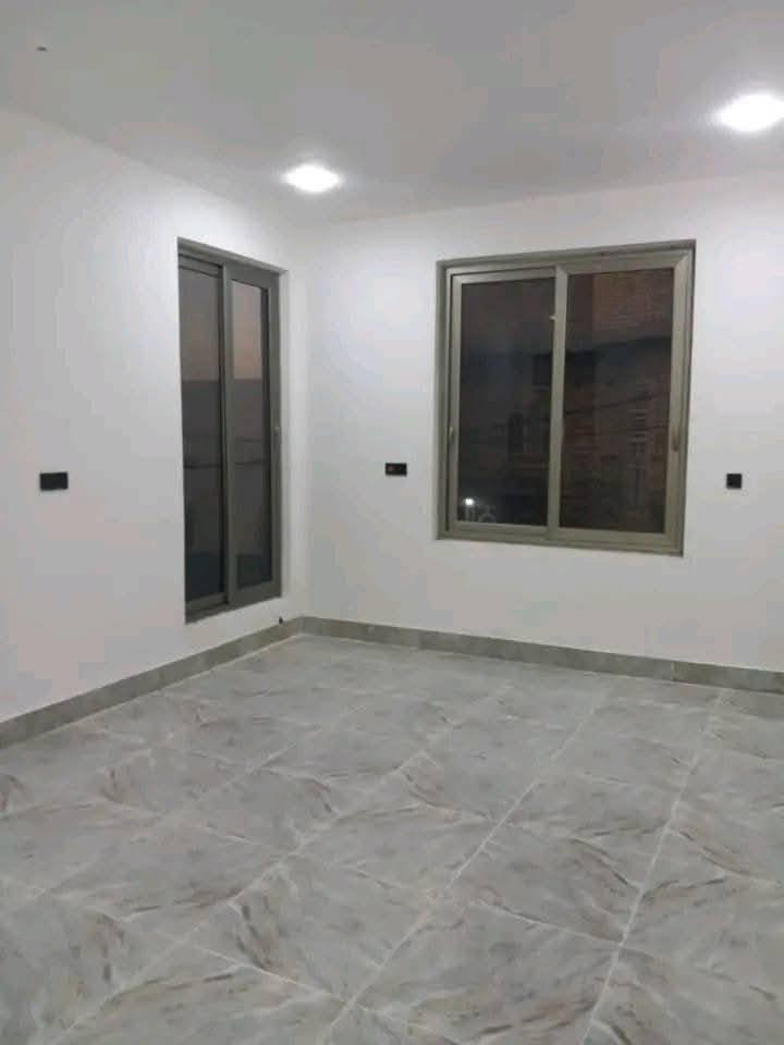 يتوفر دار سكن للبيع في منطقة الزهراء  مساحته 150م بواجهة 10م ونزال 15م ،عرض الشارع 10م ،،
يتكون الدار المشيدة   الطابق الاول استقبال وهول ومطبخ وغرفة نوم وصحيات.  فيما يضم الطابق الثاني ثلاث غرف نوم وهول وصحيات ومخزن ،
قرب المدارس موقع مميز ثاني عن ركن ***********اني مكلف رقم صاحب العقار
اللهم صل على محمد وآل محمد
