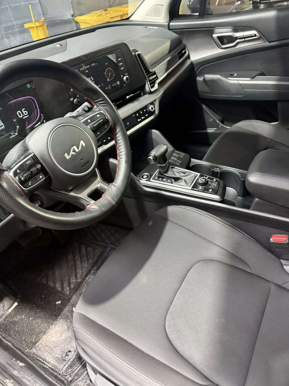 السلام عليكم سبورتج للبيع موديل 25 خليجي ماشيه 6 فقط رقم بغداد باسمي بصمه حساس خلفي  تشغيل عن بعد لدات امامي وخلفي هند بريك بصمه مري شفط السياره كفاله عامه وبعده بحاله الوكاله مكاني بغداد الاعضميه السعر 217 ورقه للاتصال ***********
