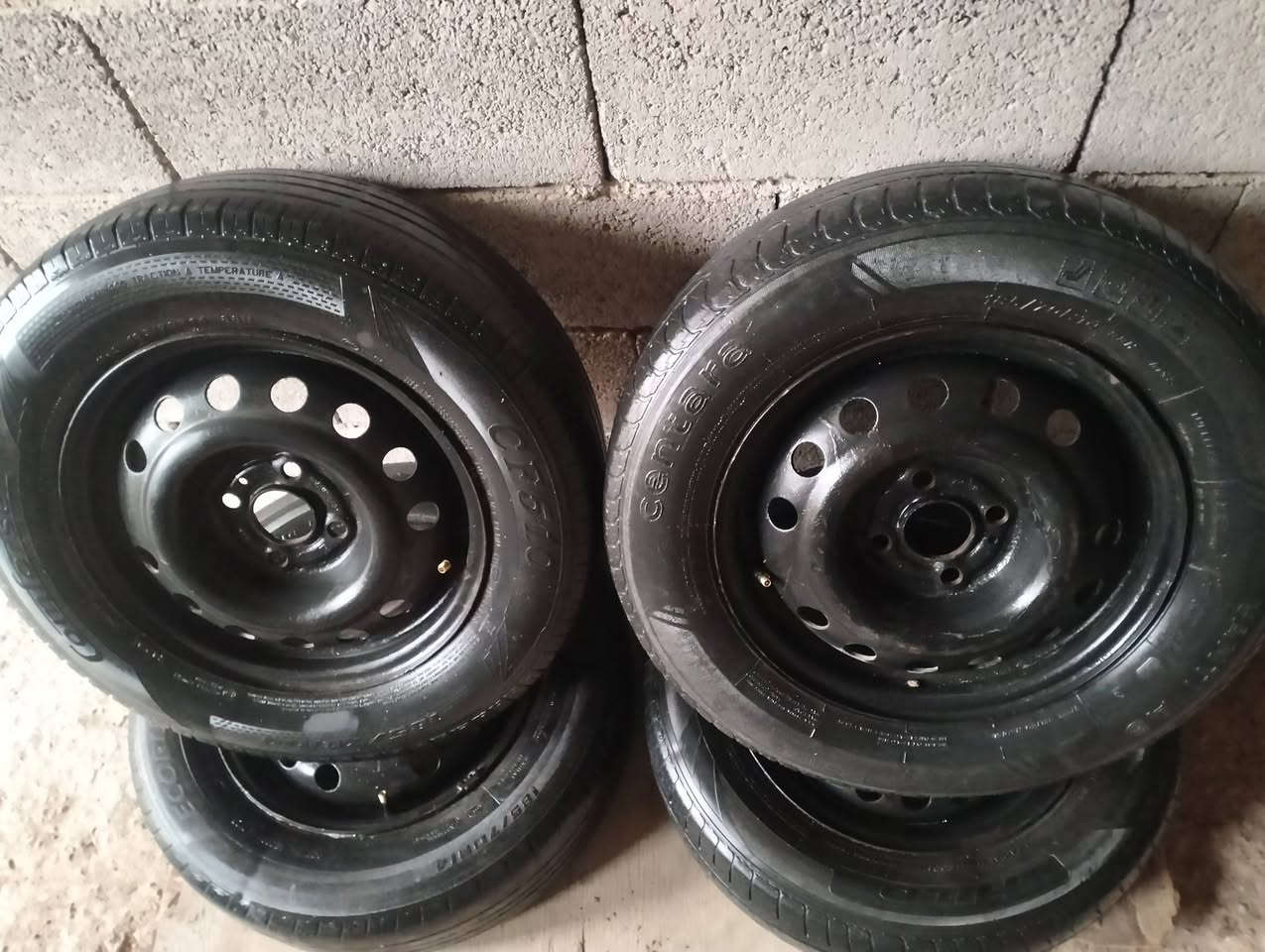 وياله للبيع حجم 14 مال فكتره و استره اصلي مكان موصل الايسر سعر 100 معه تايرات ***********
