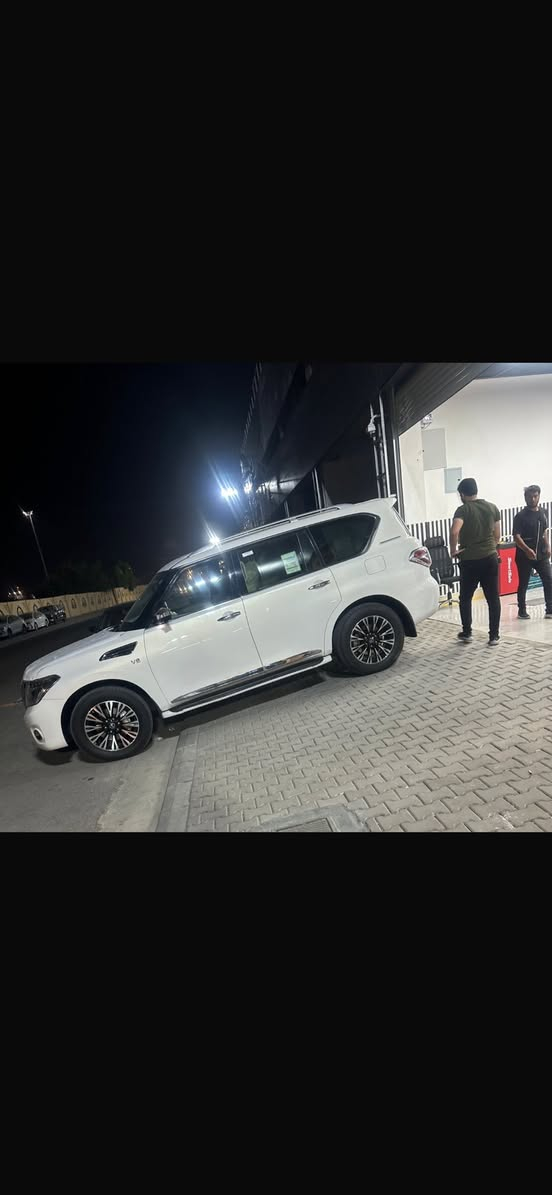 السلام عليكم سياره للبيع نيسان بترول مكفوله كفاله عامه مديل ١٢ فول مواصفات مذكوره داخل المنشور  رقم سليمانيه بسمي مداور ثاني يوم السعر ٢٤٠ وبيه مجال قليل المكان ذي قار مركز مدينه   لاستفسار اتصل على رقم ***********
