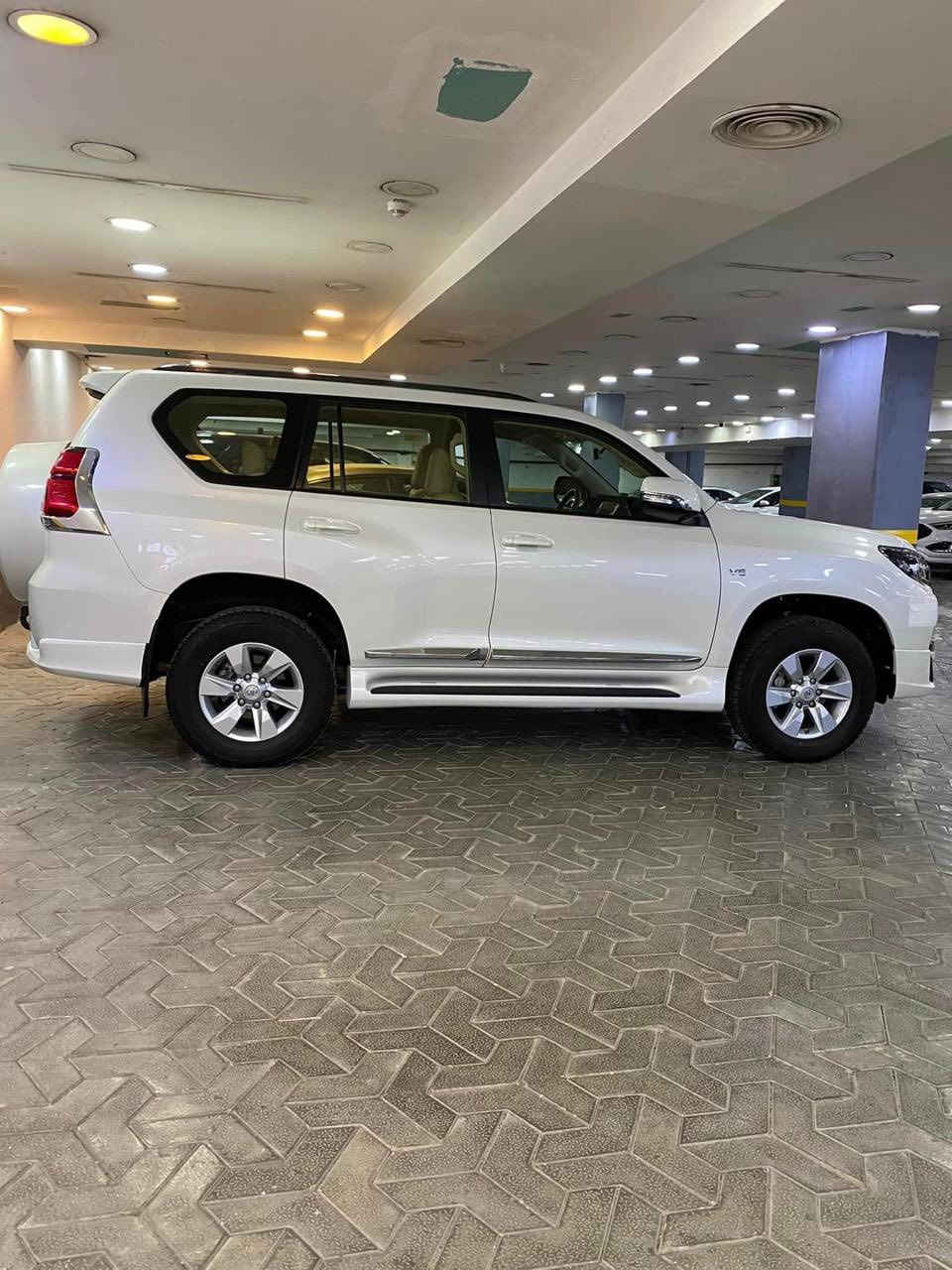 للبيع برادو موديل 2023 TXL رقم بغداد شبه مميز بأسمي ماشية 12000 مكفولة وبيها سونار
السعر 48

موبايل ***********
