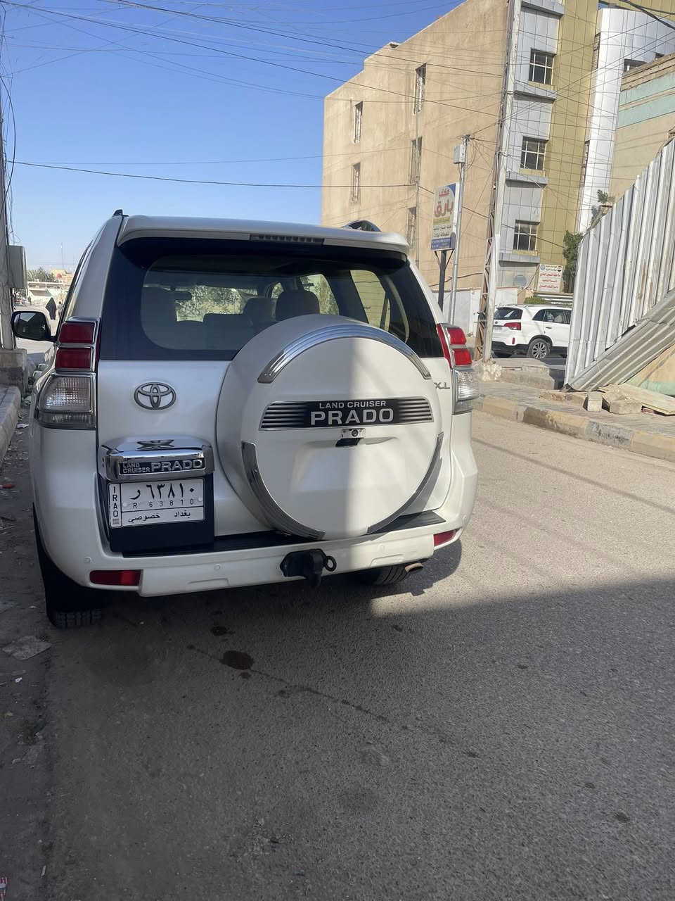 السلام عليكم برادو لبيع موديل 2013 مكينه 6 سلندر      بعدها على وضع الشركه  السياره صدر أمام خلفي كله جديد ماشيه 150 الف سياره مال بيت الف متصرف عليها رقم بغداد سعرها 270 ورقه وبيها مجال كلش قليل رقم اتصال. ***********
