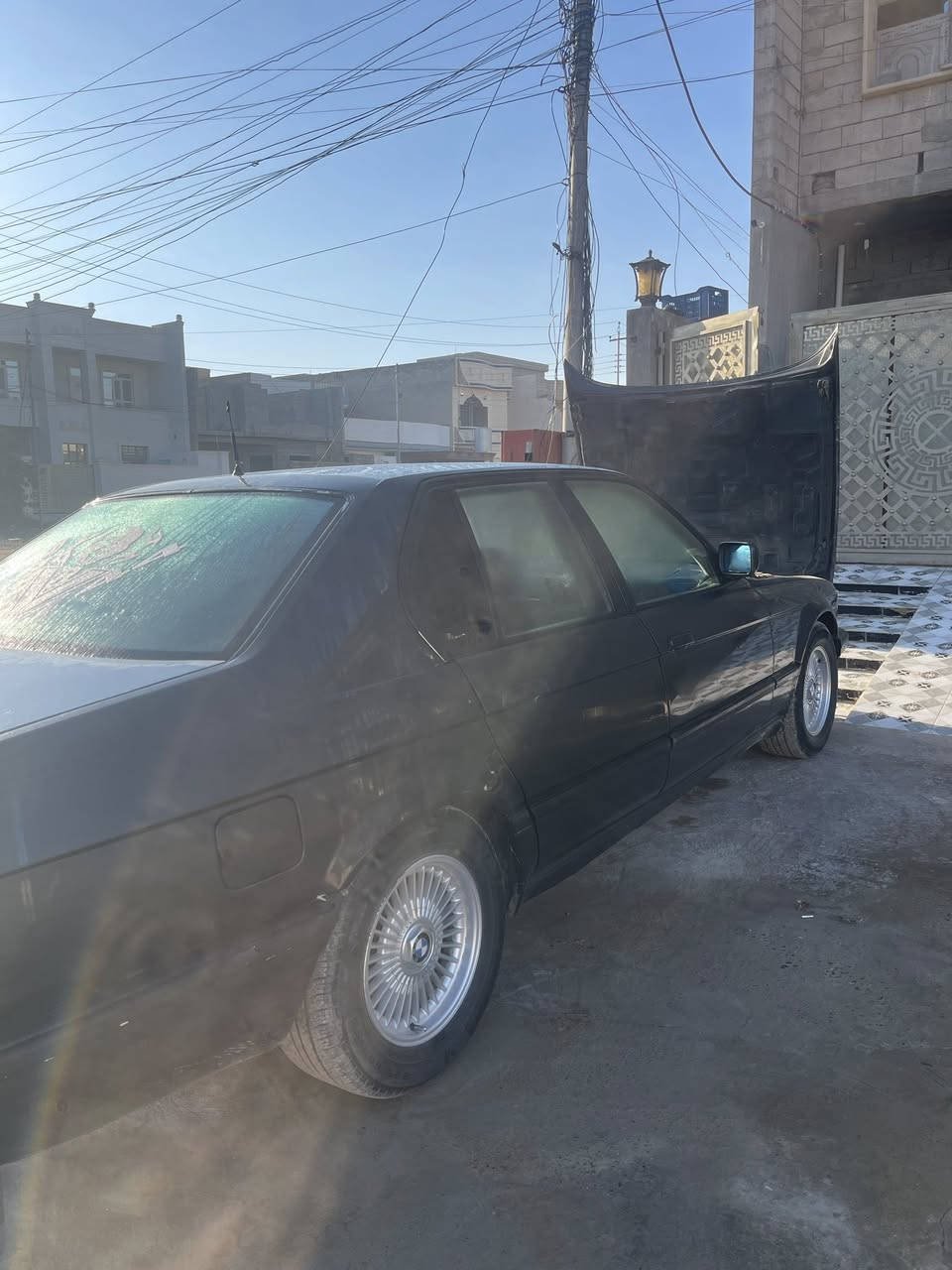 السلام عليكم بي ام دبليو 740  v8 موديل 94 مكفوله كير مكينه حداديه تبريد تخم تاير ويلكب جدد كهربائيات ومكفوله من الضربه والتبديل والخياس فقط صبغ رش اثر جراد   سياره وضع  شركه رقمها نينوى مشروع وطني سنويه ل27  سياره جاهزه مابيه اي نقص علسونار   مكان  السياره صلاح الدين تكريت ***********الاستفسار
