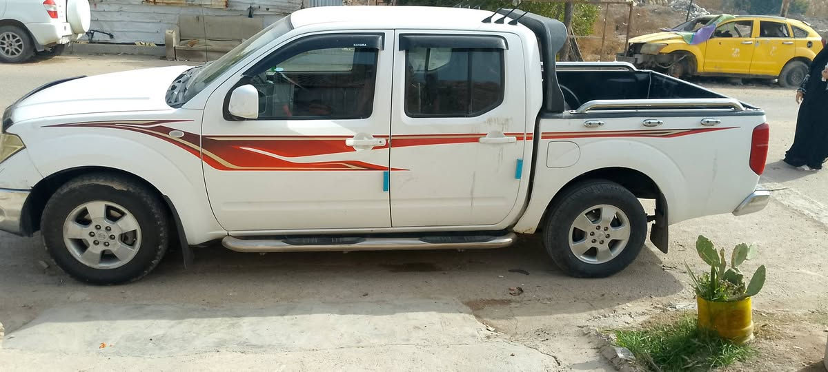 السلام عليكم. نيفاره. موديل 2010 رقم بغداد بسمي كير مكينه تبريد كله جديد. كير اوتماتيك   بيهه 3قطع صبغ  والباقي كفاله. ***********.  العنوان. بغداد. المحموديه
