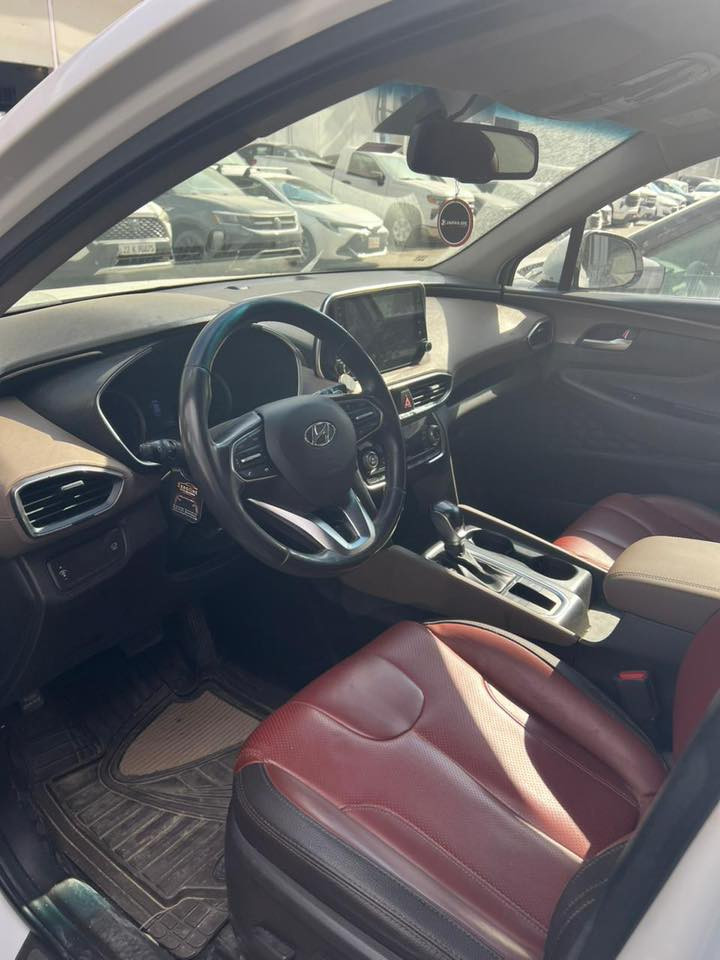 سنتافي 2020 خليجي كلين
6 سلندر 
كشنات جلد الأمامي كهربائي
حساسات امامي خلفي
كامره
7 راكب
تبريد ٣ قطع 

صندوك كهربائي 
ماشيه 170 الف كيلو
السعر 245

***********
