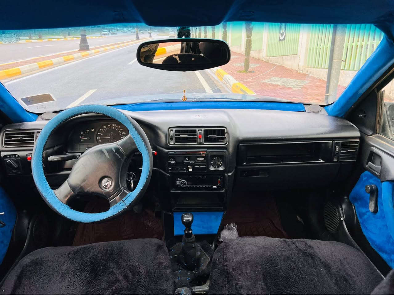 ماشلە 
اوبل ڤیکترا 1992ئاڕام بلاستیک سلیمانی مکینە 18مڕغوب گیر عادی تایە تازە مکینە و گیر بە شە رت بە شە رتی موس و براوە  سیارک زور لە ڕەسمی چوانتر ناو دە رەی لوک ماو تە وە کاربای هه مووگیانی ئیش ئە کات   بە س فروشتن 
نڕخی 28ومە جالی بڕایانە 
شوین هه لبجەی شە هید  *********** فایبەر واتسپ حلبجة, السليمانية
