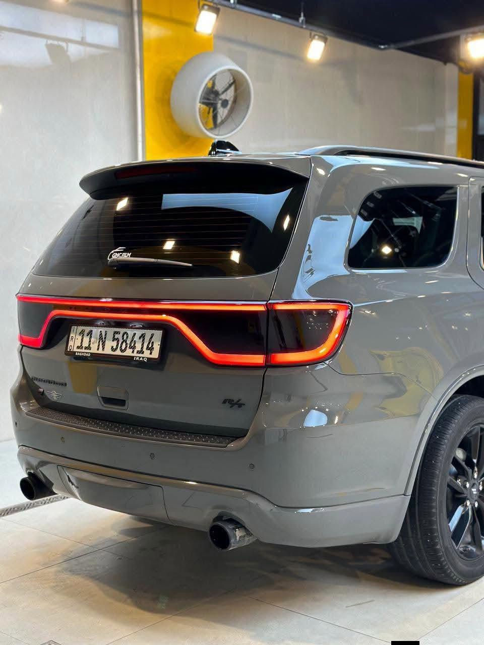 🚨🔥 دودج دورانغو R/T Harlem 2023… القوة والفخامة 🔥🚨

💥 خليجي هارلم 1/1 + محرك HEMI V8 💥
📅 الموديل: 2023
🏁 الفئة: R/T Harlem
🚀 المحرك: V8 5.7L HEMI
📍 الموقع: بغداد - حي الجامعة

━━━━━━━━━━━━━━━
💎 المواصفات:

🌤️ فتحة سقف
💺 كشنات جلد (تدفئة + تبريد)
💾 ميموري للمقاعد
🔥 تدفئة للمقاعد الخلفية
🔥 تدفئة ستيرن
🔊 سستم صوت Harman Kardon
📱 شاحن وايرلس
📦 صندوق كهربائي
🖤 دشبول جلد
❤️ داخلية عنابي مع كاربون فايبر وسقف كنتارا
📸 حساسات 360
🚨 رادار أمامي وجانبي
📲 Apple CarPlay + Bluetooth
🔑 تشغيل عن بعد
🚙 دبل أكسل

━━━━━━━━━━━━━━━
🔥 الحالة:

📏 الممشى: 60 ألف كم فقط
🛠️ جميع الصيانات والدهن بالشركة
🎨 صبغ قطعتين فقط (جاملغ أمامي + جاملغ خلفي جهة السايق)
✅ بدون إيرباك
✅ بدون دواخل
💯 سيارة نظيفة وجاهزة

━━━━━━━━━━━━━━━
💰 السعر؟

اكتب (دورانغو R/T) بالكومنت 📩
ويصلك السعر مباشرة على الخاص 🔥

━━━━━━━━━━━━━━━
🚨 عندك سيارة للبيع؟ 🚗
أرسل الصور والتفاصيل، وسنقوم بعرضها على صفحتنا مجاناً 🔥
فرصة للوصول إلى عدد كبير من المشترين 💯

━━━━━━━━━━━━━━━
📞 ***********
📍 بغداد - حي الجامعة
